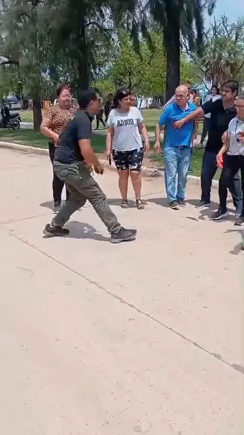 Aldo Leiva violento
