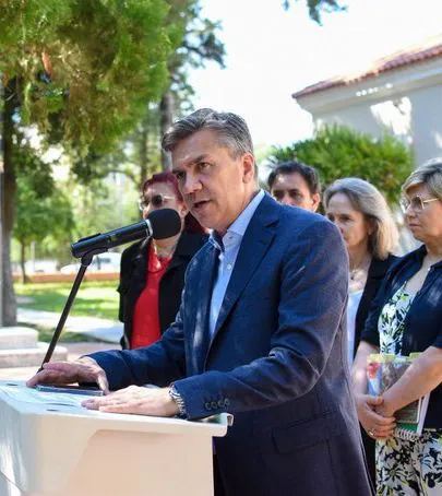 Zdero en la escuela 2