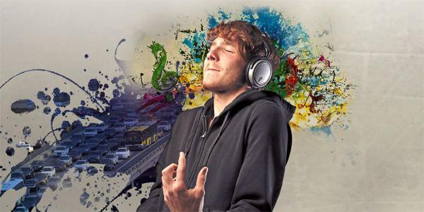 jovenes con auriculares