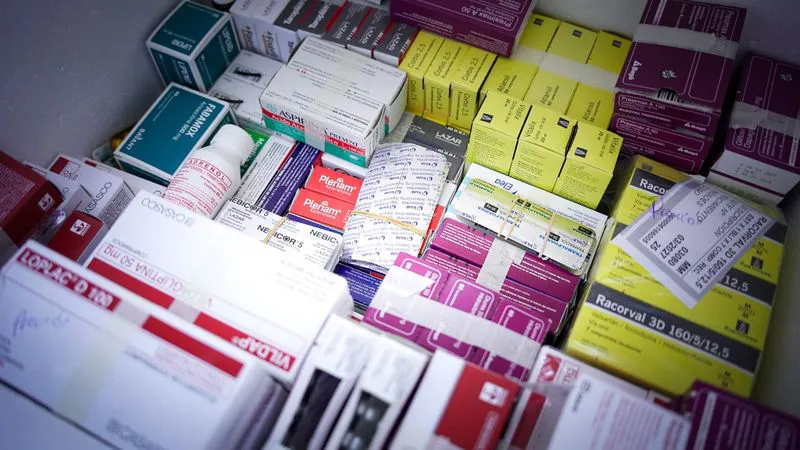 Barranqueras continúa con la entrega de remedios 