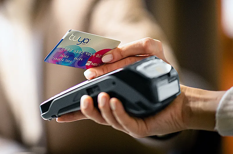 NBCH-TarjetaTuya-345