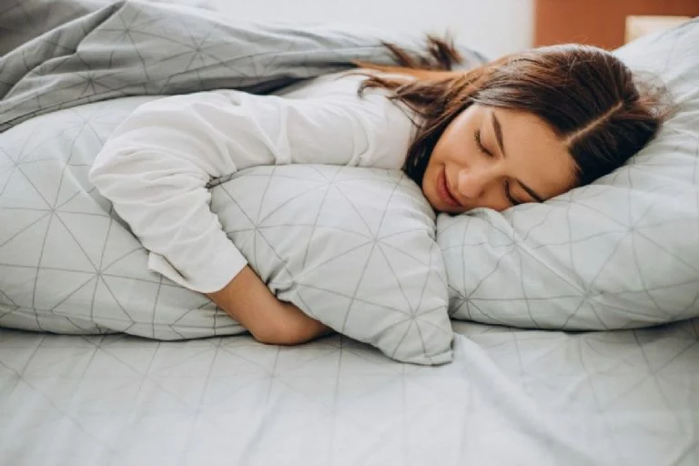 Abrazar la almohada