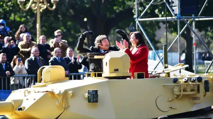 Milei en el desfile