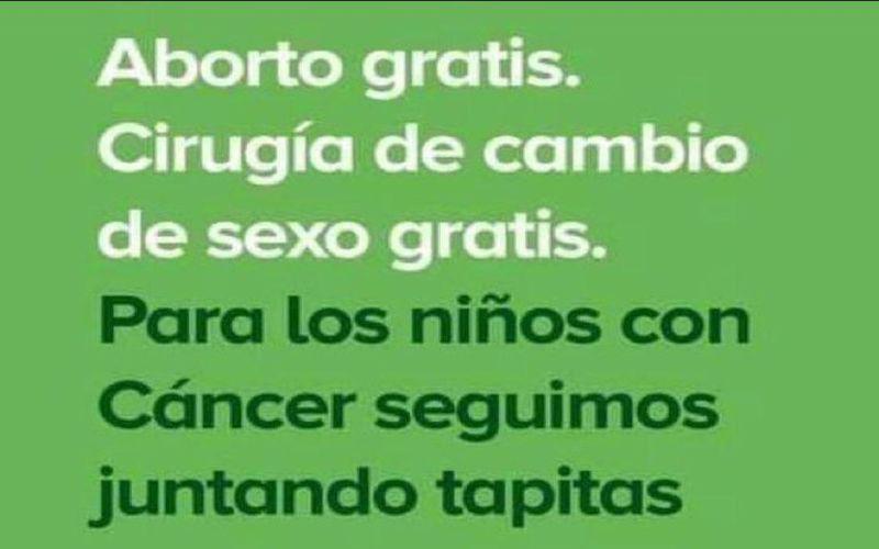 JUNTANDO TAPITAS