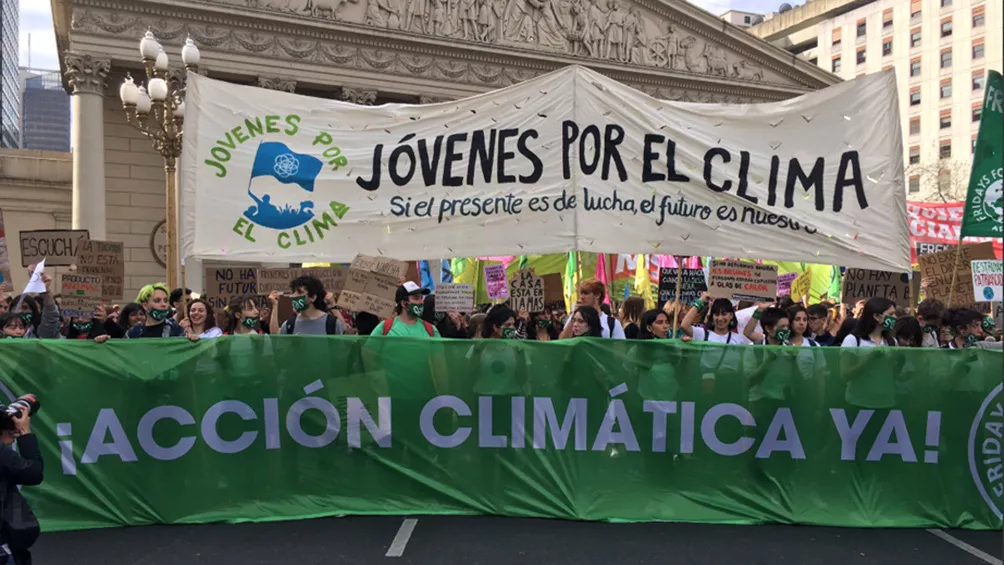 JOVENES AMBIETALISTAS