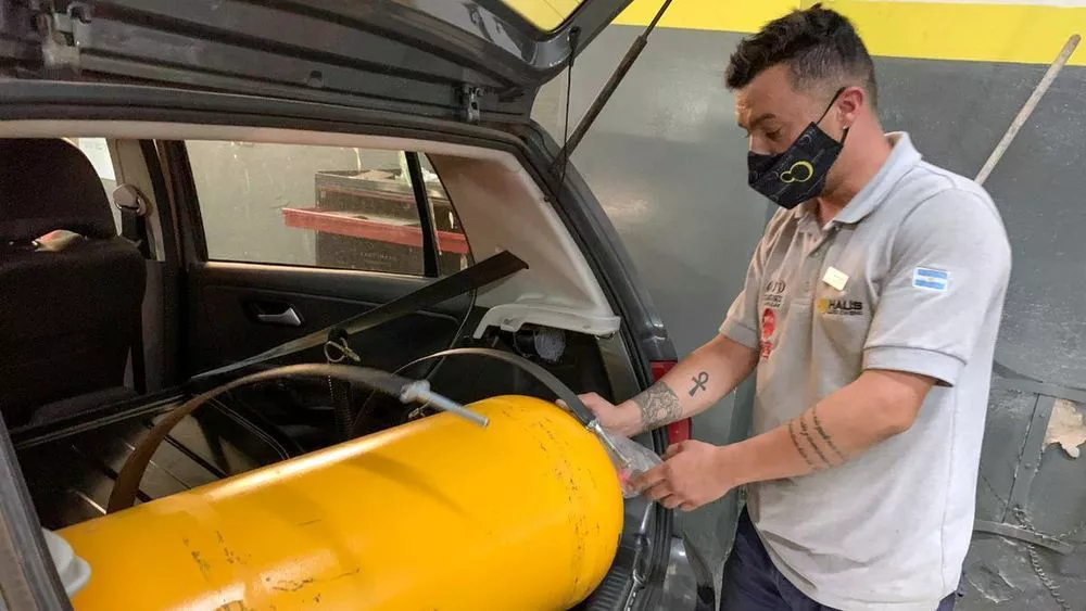 A-partir-de-enero-la-oblea-del-GNC-para-autos