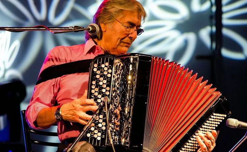 Raul Barboza