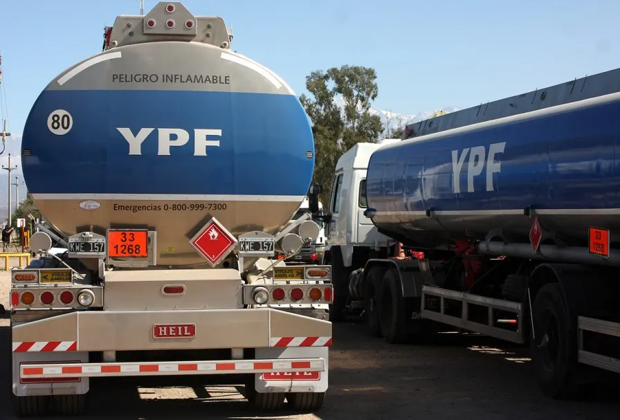 Camiones YPF