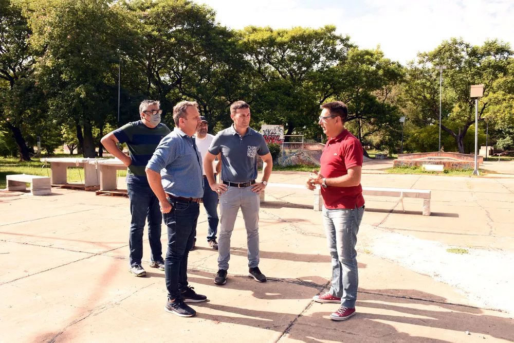 Gustavo recorrió el Parque 2 de Febrero.
