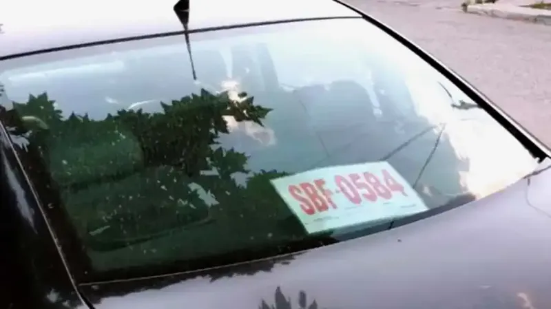 Auto sin patente